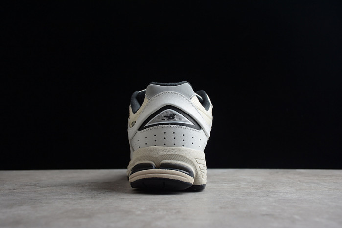 NEW BALANCE SNEAKER 007