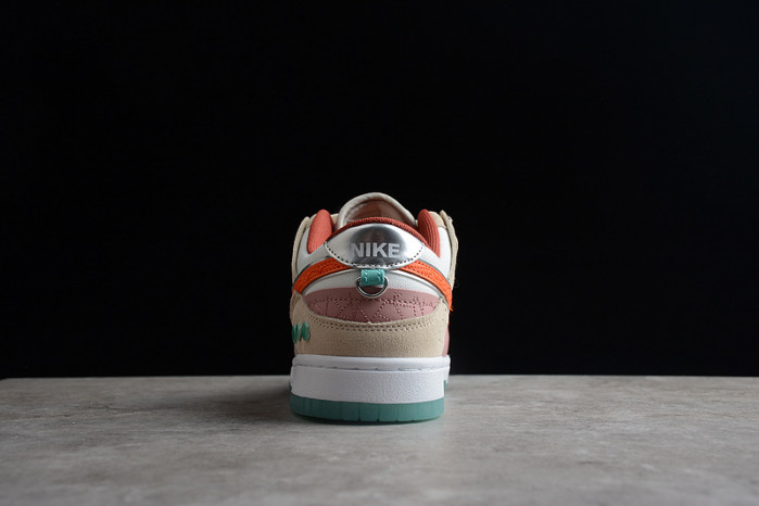 NIKE DUNK LOW SCRAP