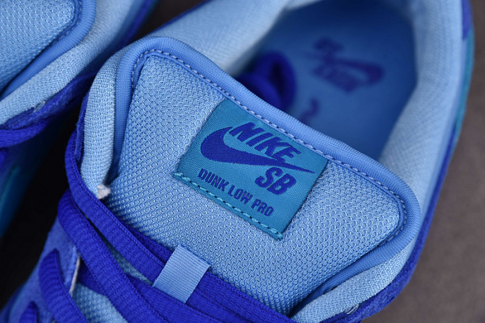 Nike SB Dunk Low “Blue Raspberry” DM0807-400