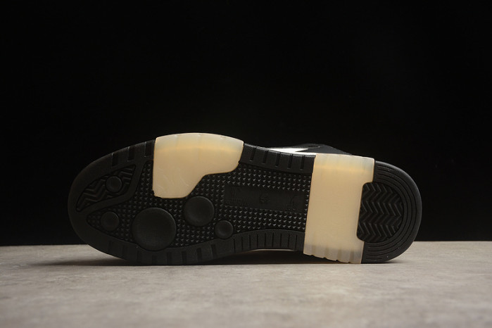 OFW SNEAKER