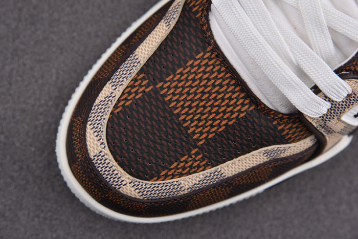 LV SNEAKER LV-000127