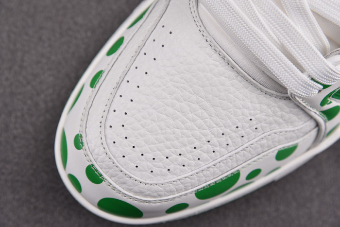LV SNEAKER LV-000140