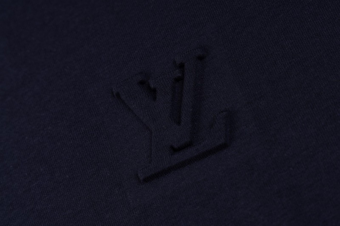 LV CLOTHES V00022