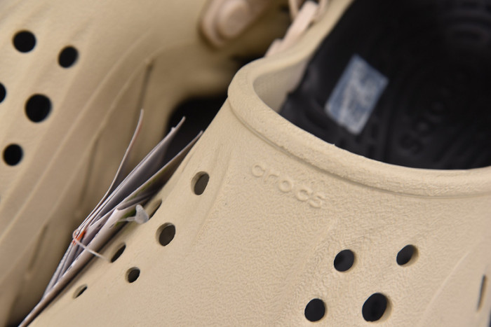 CROCS X SALEHE BEMBURY C00016