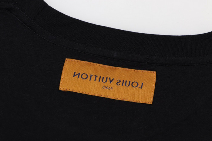 LV CLOTHES V00070