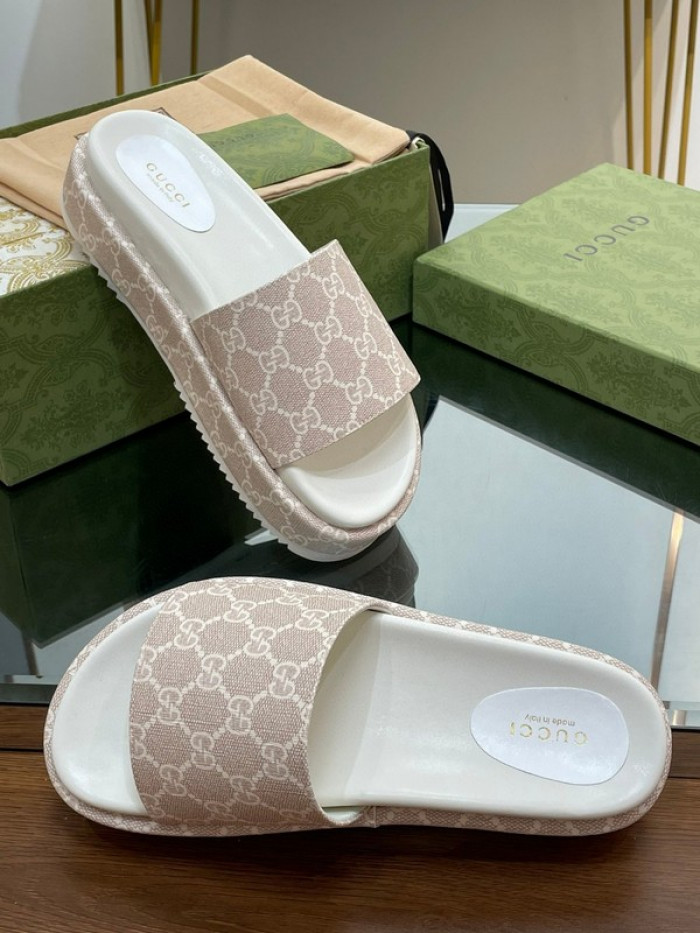 Gucc* Sandal 177