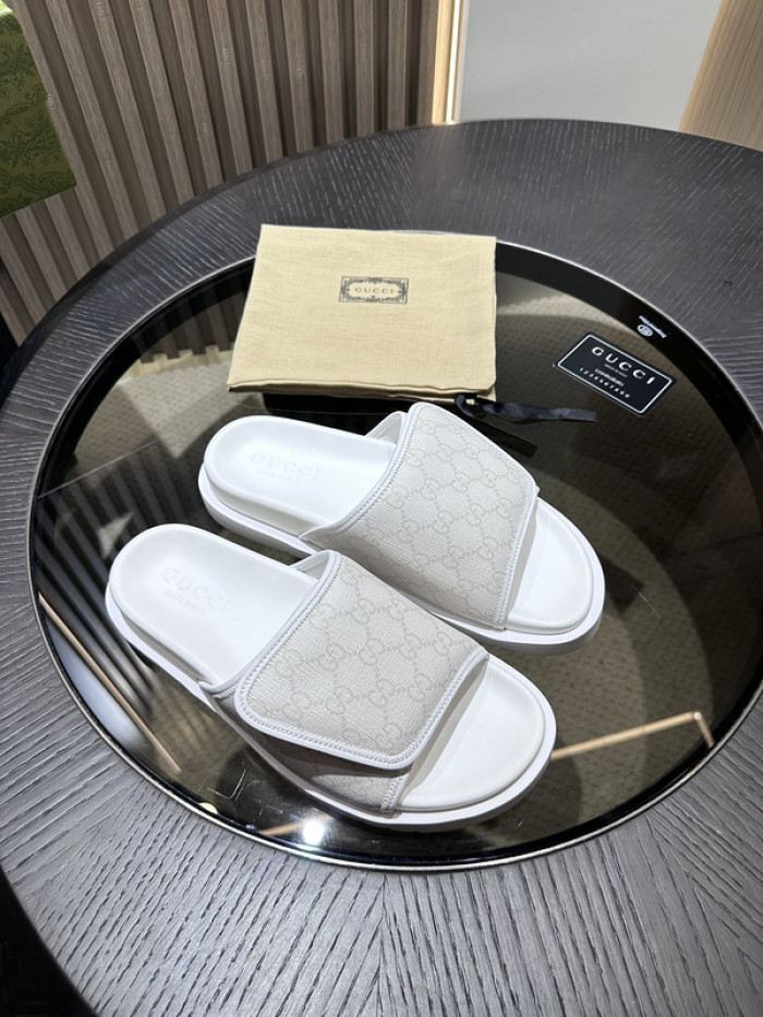Gucc* Sandal 136