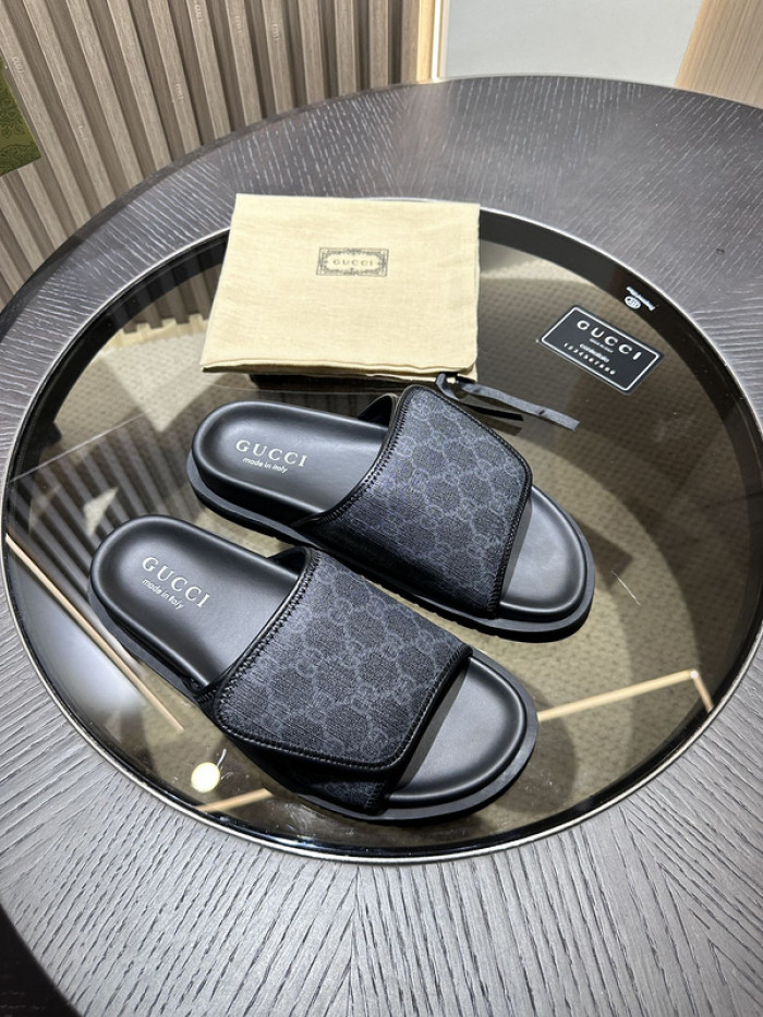 Gucc* Sandal 137
