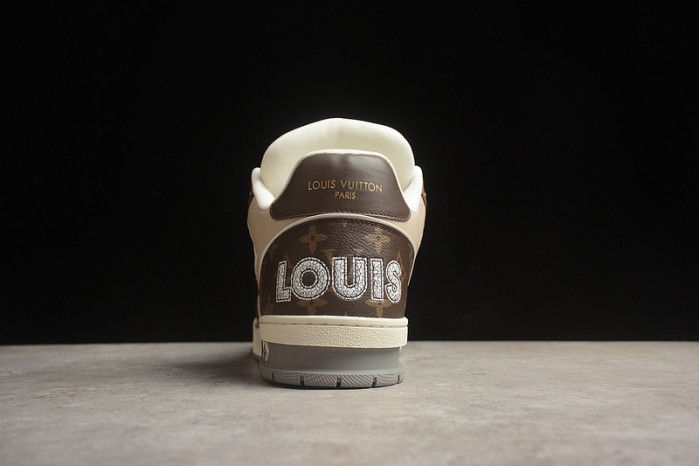 LV TRAINER SNEAKER LV-000549