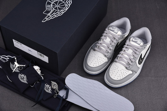 air jordan 1 retro low D*or × D*or cn8608-002