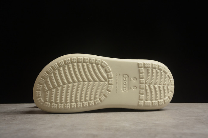CROCS SCANDAL C00035