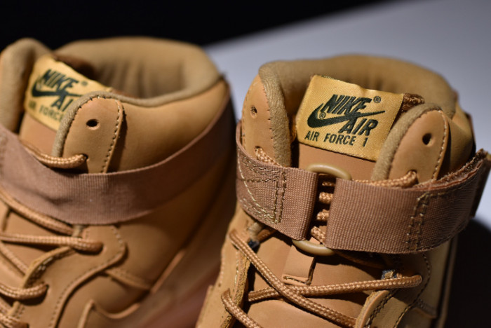 Nike AIR FORCE 1 HIGH 07 LV8