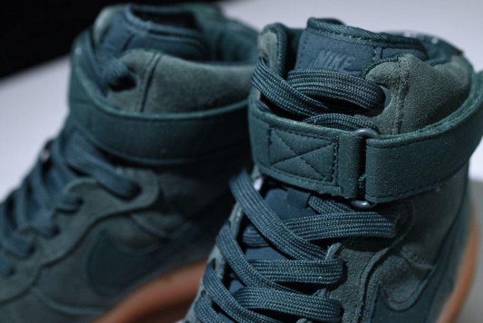 NIKE AIR FORCE 1 HIGH