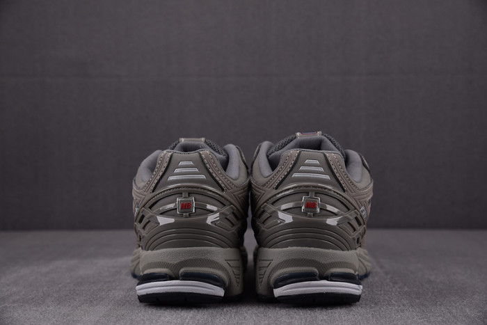 NEW BALANCE SNEAKER NB058