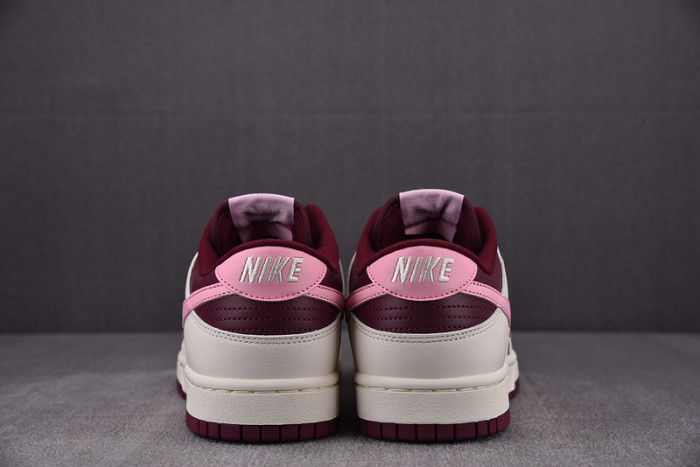 Nike Dunk Low "Valentine