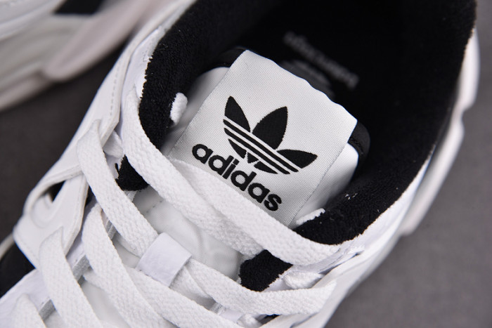 TRACK SNEAKER TS057