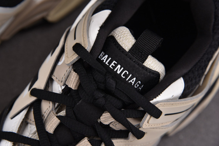 TRACK SNEAKER TS076