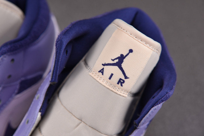 Air Jordan 1 Mid SE