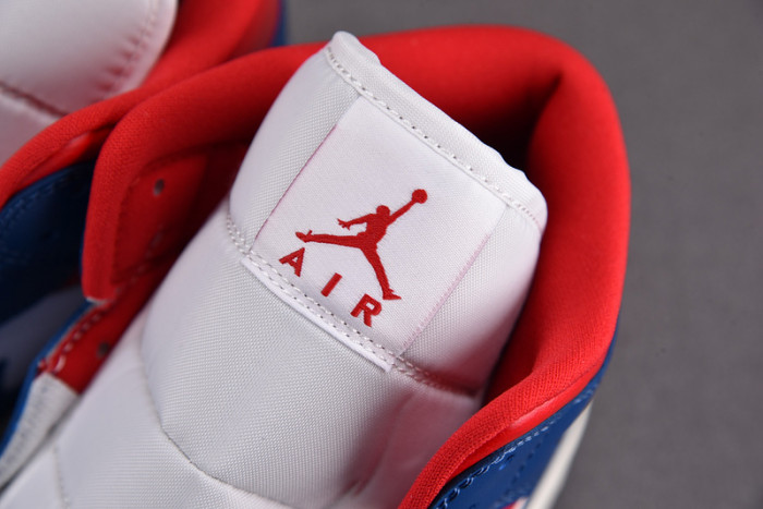 Air Jordan 1 Mid
