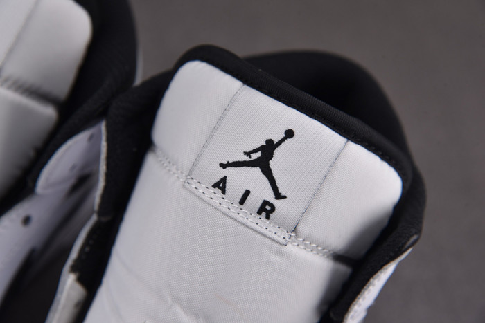 JORDAN 1 MID
