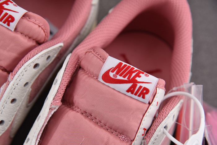 Travis Scott x Air Jordan 1 Low OG