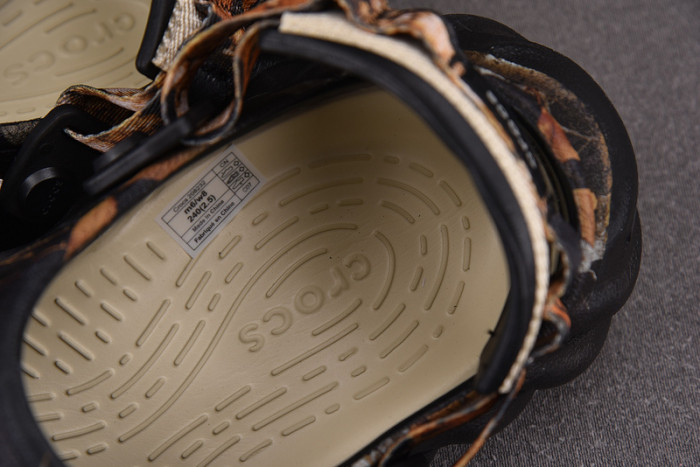 CROCS X SALEHE BEMBURY C00015