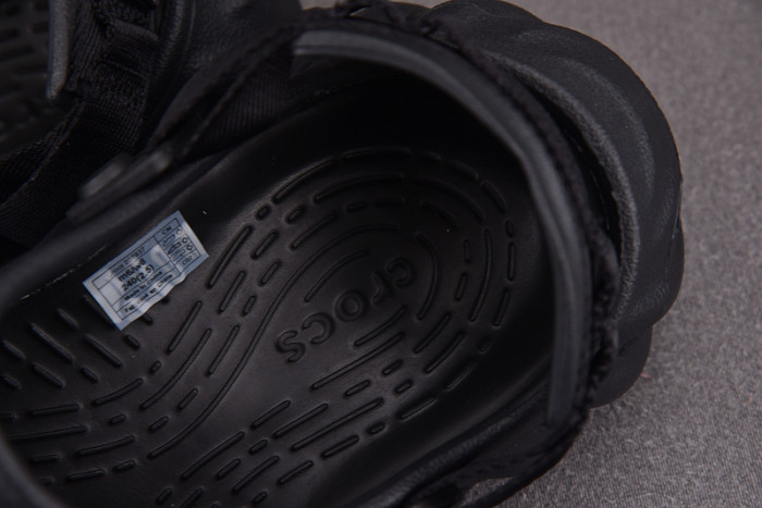 CROCS X SALEHE BEMBURY C00017