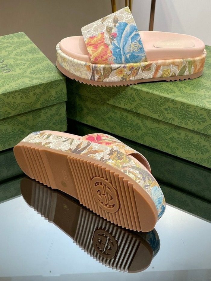 Gucc* Sandal 158