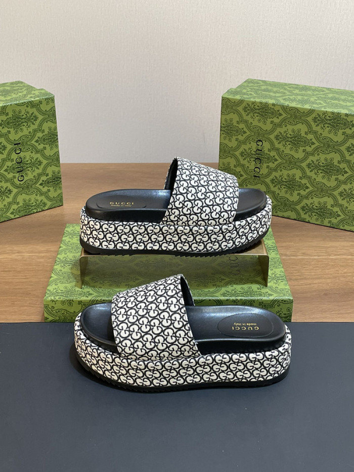 Gucc* Sandal 180