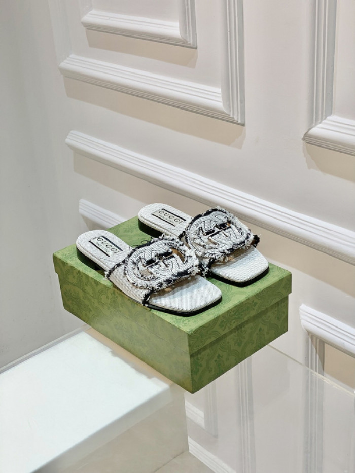 Gucc* Sandal 202