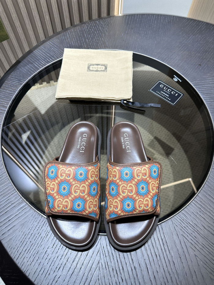 Gucc* Sandal 132