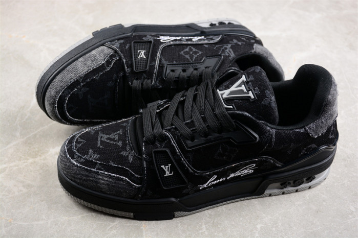 LV TRAINER SNEAKER LV-000548