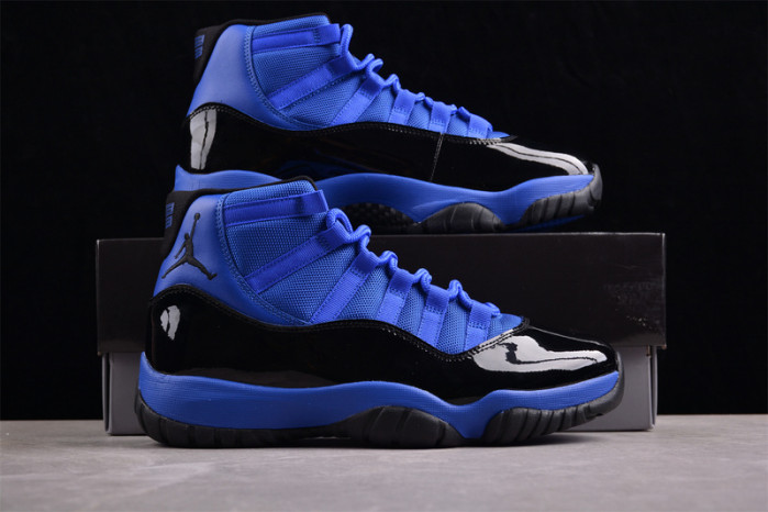 AIR JORDAN 11