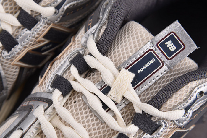 NEW BALANCE 1906A