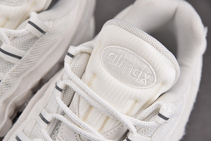 Comme des Garçons x Air Max 95 