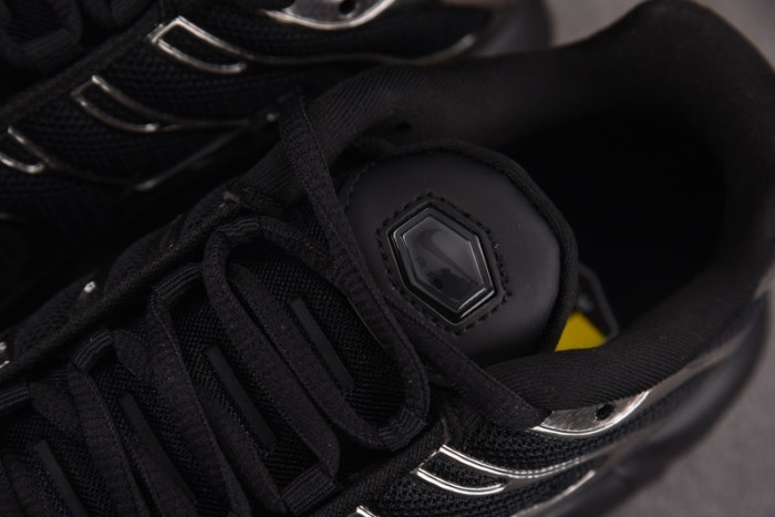 Air Max Plus SE Black Chrome Silver HJ9743-001
