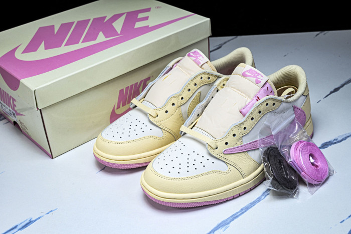 Travis Scott x Air Jordan 1 Low OG 