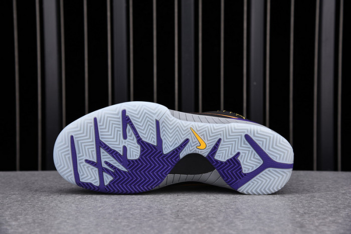 NIKE ZOOM KOBE 4 PROTRO