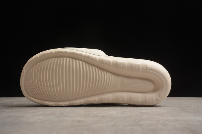 NIKE SANDALS N-022