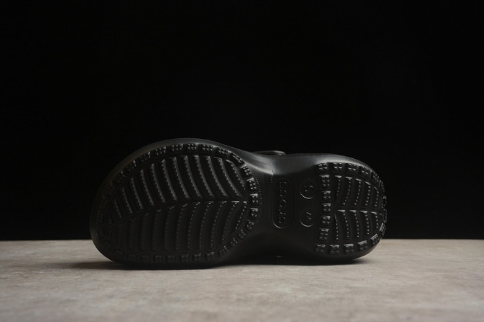 CROCS SCANDAL C00037