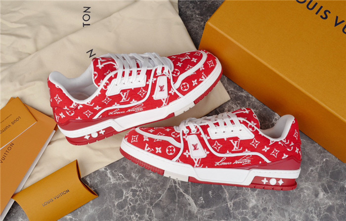 LV SNEAKER LV-000216
