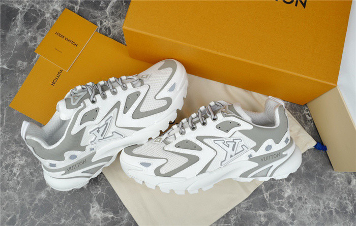LV SNEAKER LV-000266