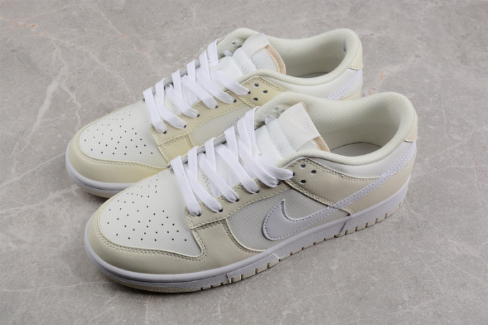 NIKE DUNK LOW