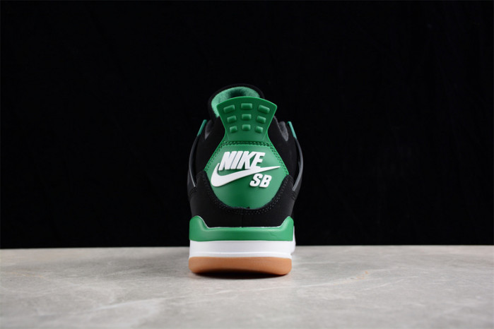 JORDAN 4 RETRO SB