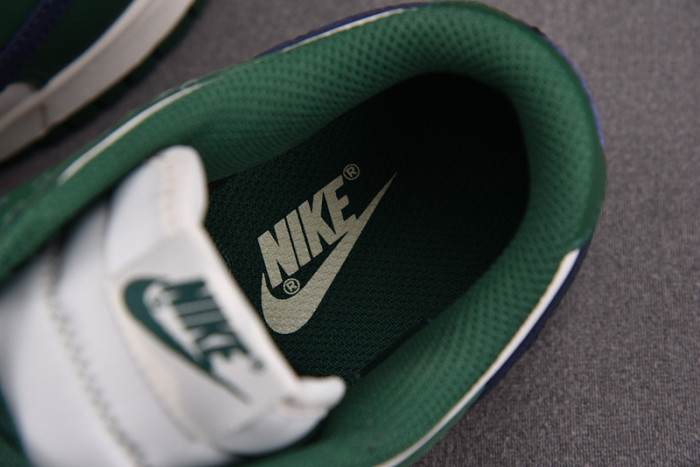 Nike Dunk Low Retro Gorge Green Midnight Navy (Women