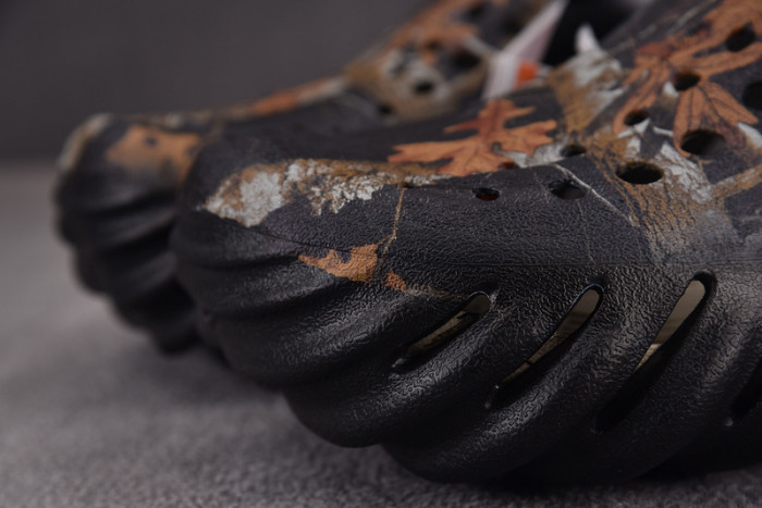 CROCS X SALEHE BEMBURY C00015