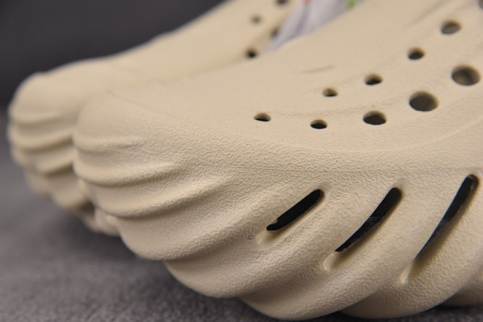 CROCS X SALEHE BEMBURY C00016