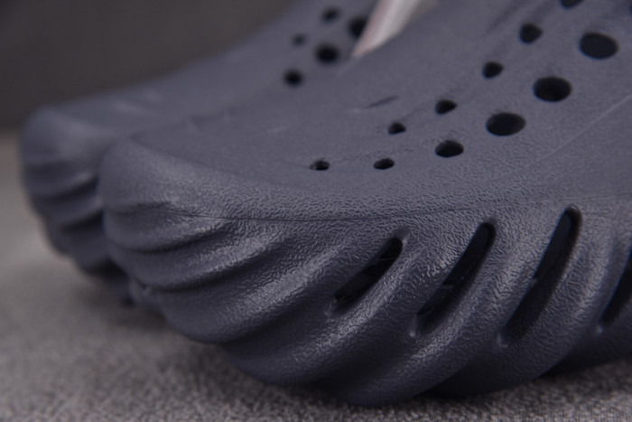 CROCS X SALEHE BEMBURY C00018