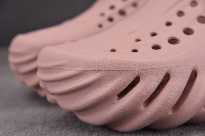 CROCS X SALEHE BEMBURY C00019