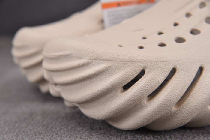 CROCS X SALEHE BEMBURY C00020